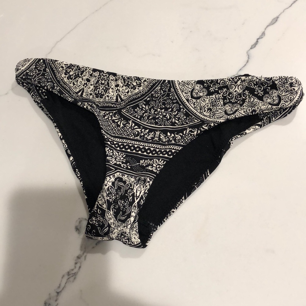 H&M swim bottom
